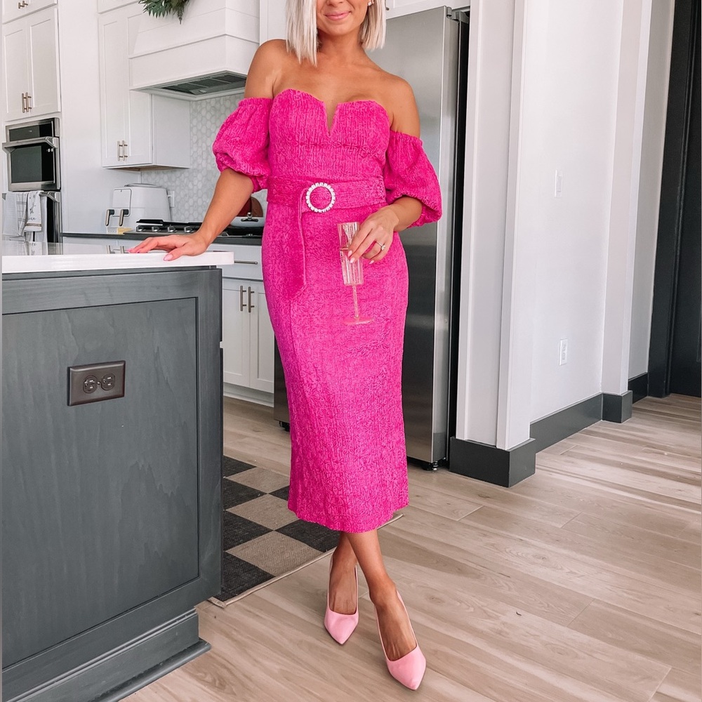 MAJORELLE Penelope Midi Off the Shoulder Dress in hot pink size S